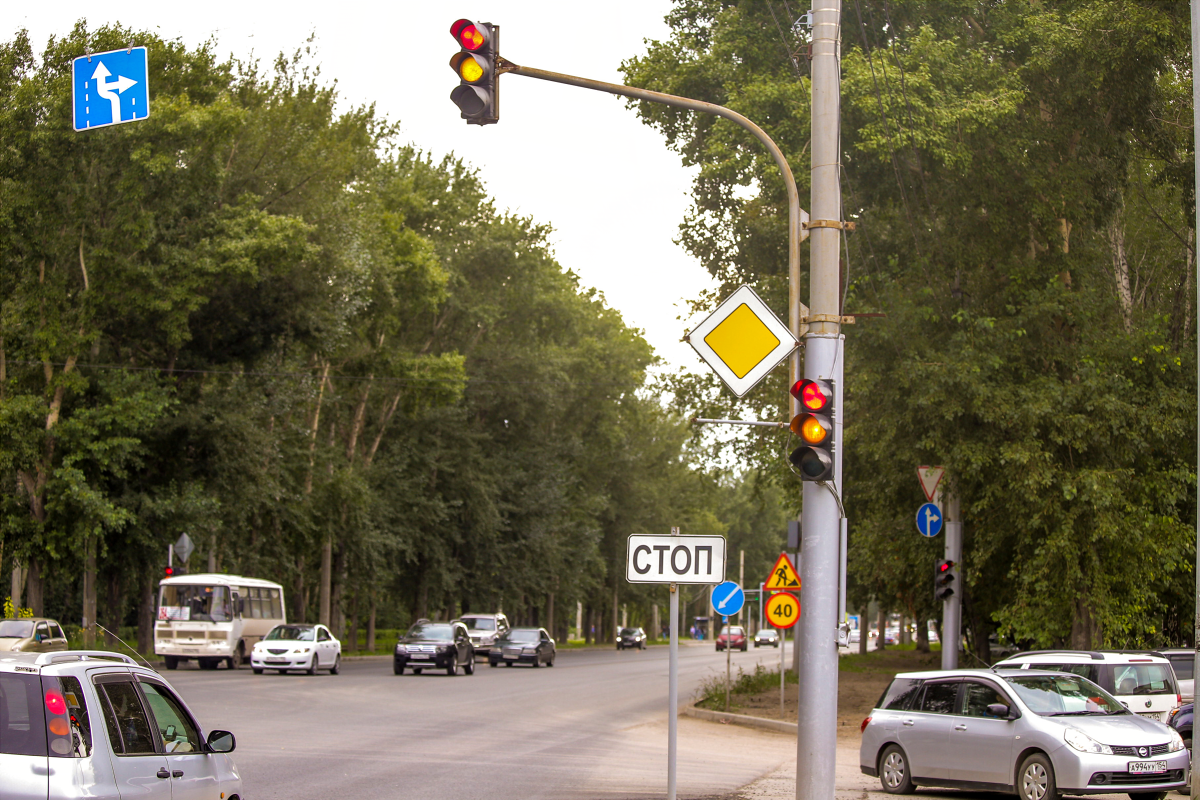 Мэр Максим Кудрявцев: Светофоры Новосибирска продолжают объединять в единую транспортную систему для борьбы с пробками