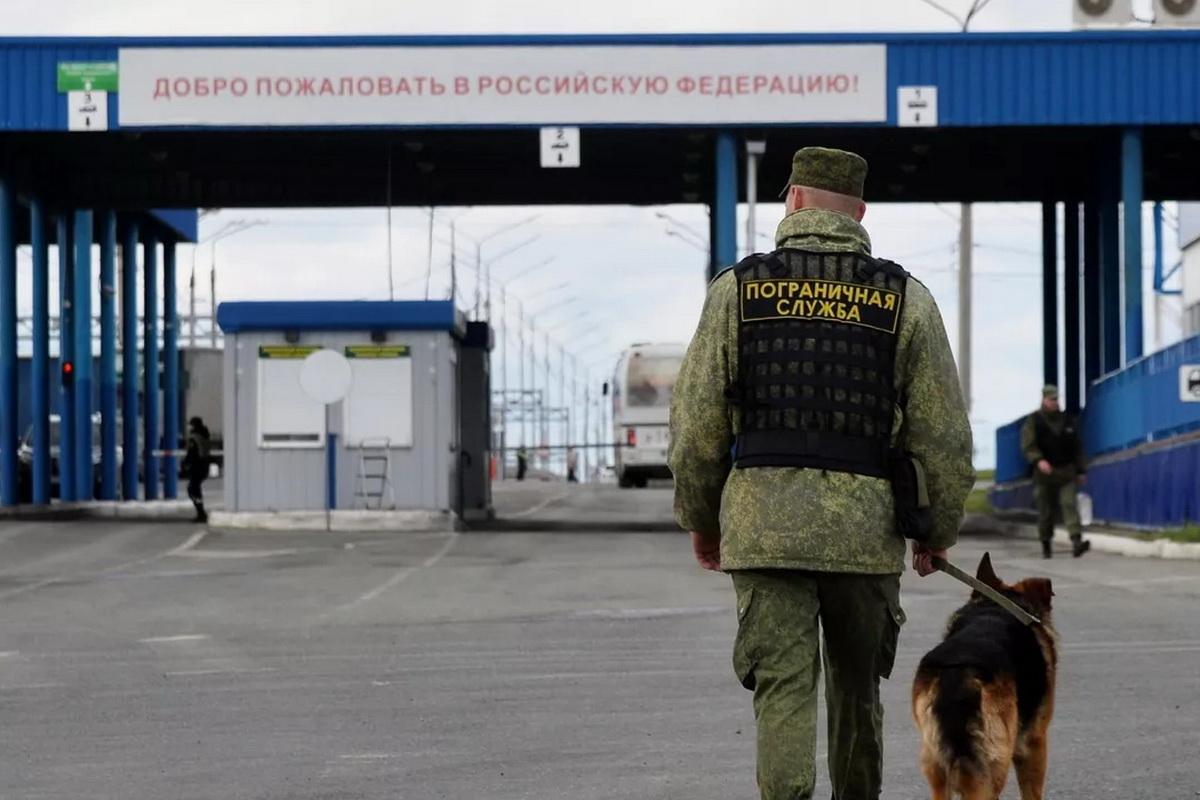 Увидел российский флаг и заплакал от счастья. Русская семья бежала из Европы, чтобы спасти будущего ребенка