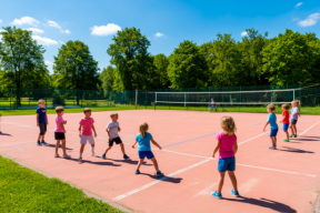 В Томске увеличили квоты на летний детский отдых в 2026 году