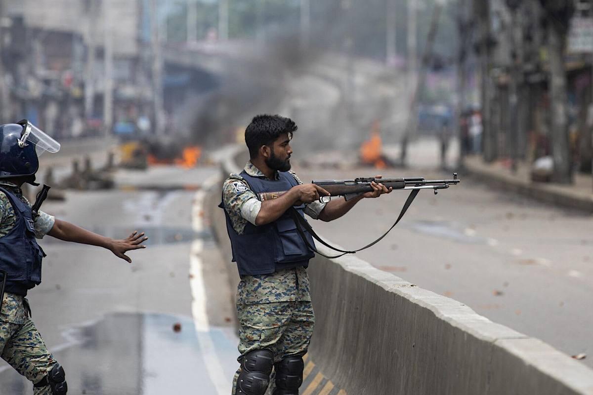 В Индии в результате стрельбы погибли более 25 туристов