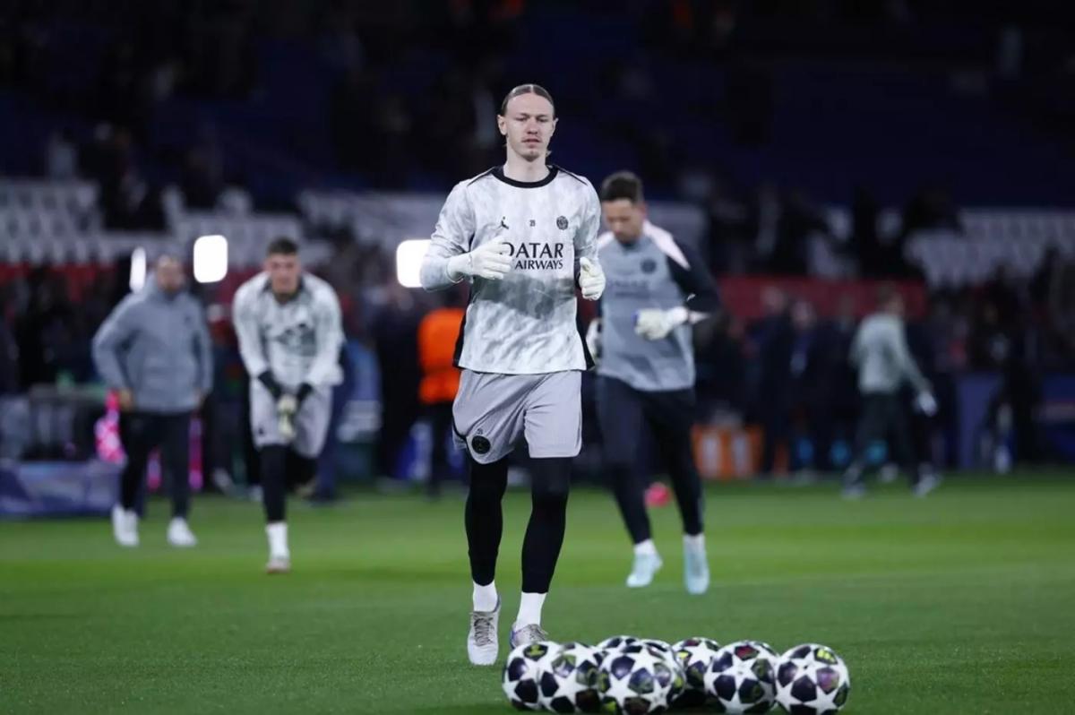 Русский вратарь сломал карьеру французу: Сафонова назвали палачом надежд Шевалье в «ПСЖ»