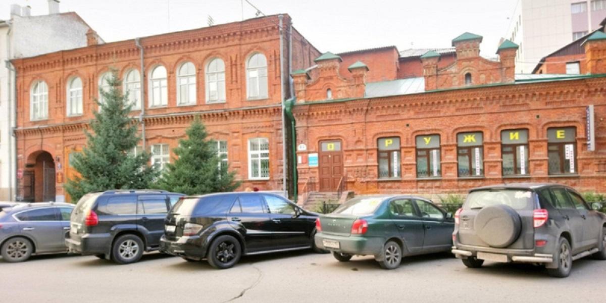 Незаконный этаж купеческого особняка XIX века снесут в Новосибирске