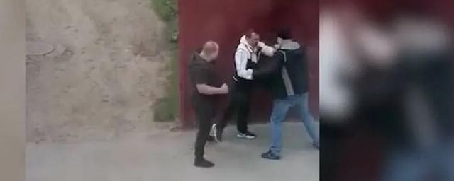В Липецкой области под окнами администрации избили мужчину