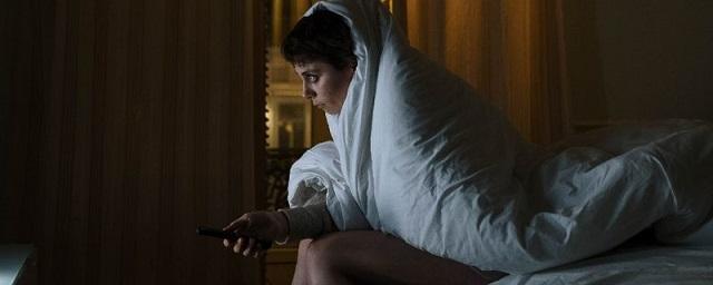 Невролог Толмачева не рекомендует «лечить» бессонницу алкоголем и жирной пищей