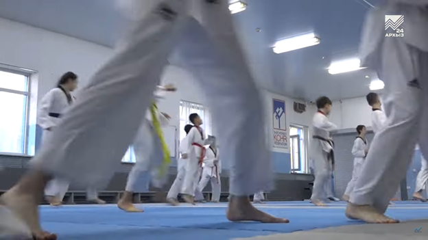 В черкесский клуб по тхеквондо «Мамлюк» поступил новый спортинвентарь от холдинга «РусГидро»