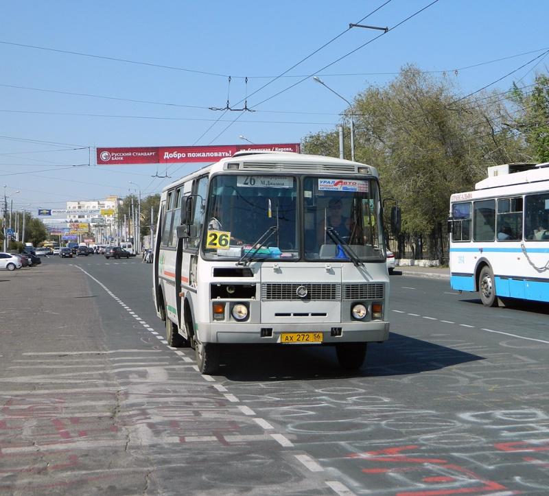 Жительница Оренбурга выпала из автобуса и ударилась головой о бордюр