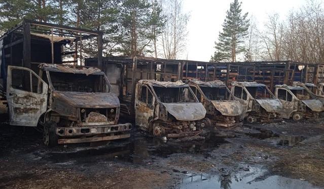 В Твери на стоянке сгорело больше 30 грузовых автомобилей