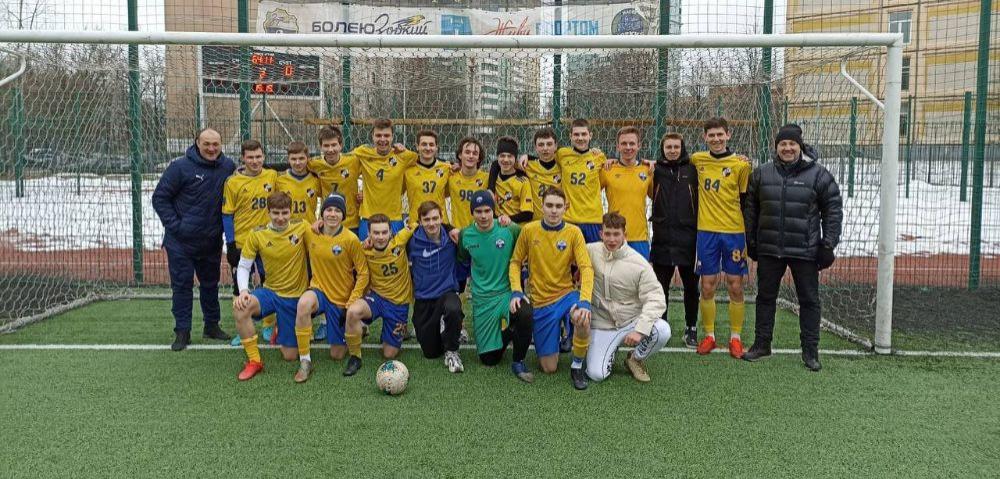 Зимнее первенство москвы по футболу 2012. Зоркий Красногорск 2005. Лучшие тренера по футболу. Стадион Машиностроитель Зоркий Красногорск. ФК Зоркий стадион.