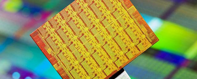 «Ростех» представил 8-ядерный процессор «Эльбрус-8С»