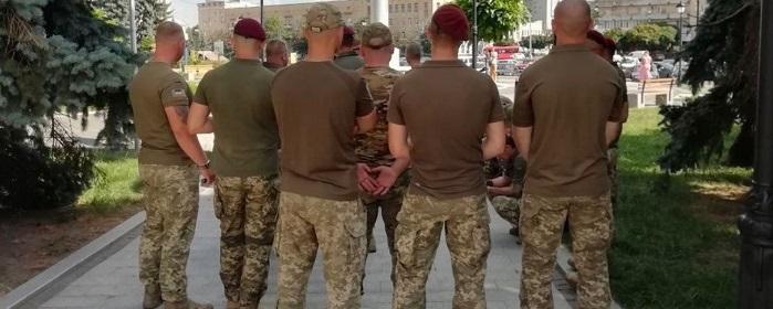 Сорок украинских военных вышли на акцию протеста в Житомире