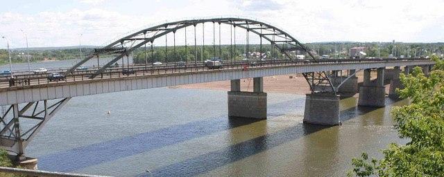 Власти Уфы обратились к горожанам с просьбой не заезжать на Бельский мост