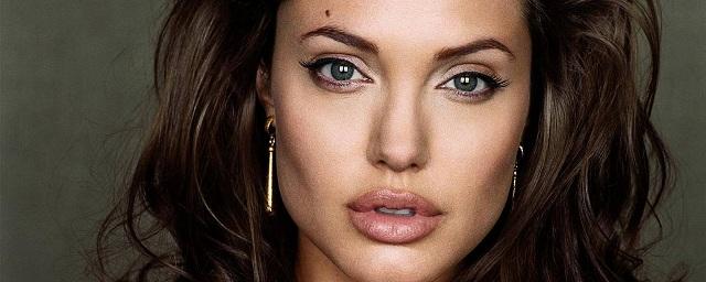 Анджелина Джоли намерена уйти в политику Великобритании