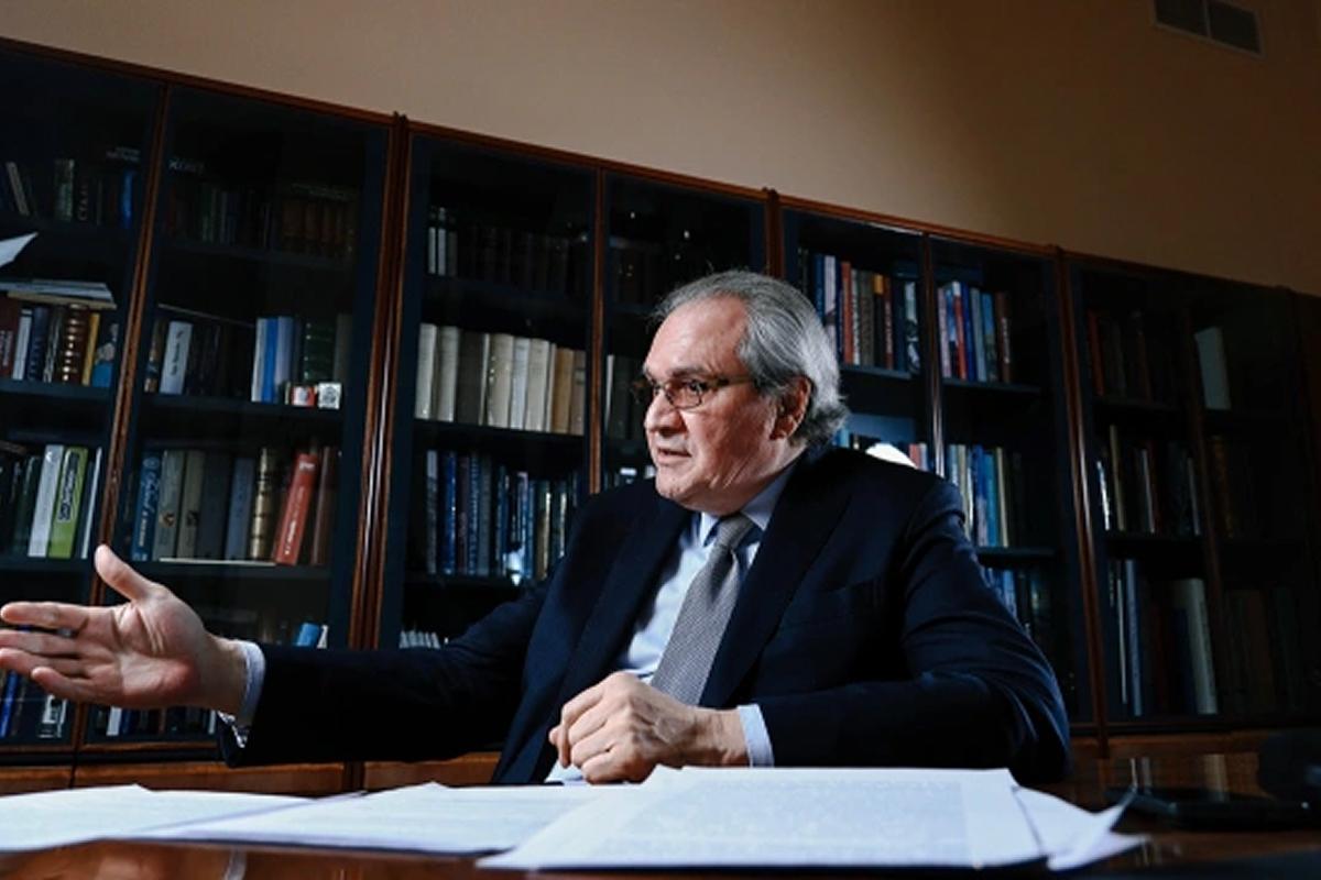 Валерий Фадеев осудил публичные намазы в метро и автобусах как провокацию