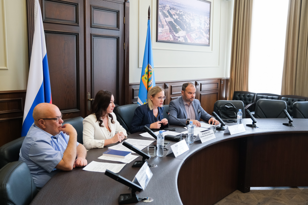 Депутаты Думы Астраханской области обсудили с луганскими коллегами меры поддержки малого и среднего предпринимательства