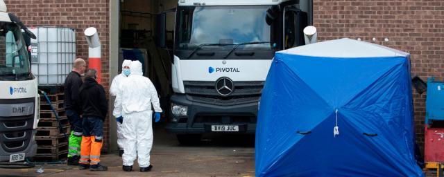 Грабители в масках украли 5 млн фунтов стерлингов, пробравшись на склад наличности под грузовиком
