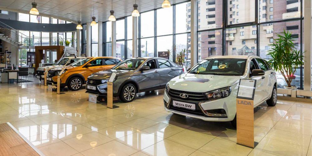 Автосалон LADA в Екатеринбурге анонсировал новое повышение цен