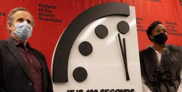 Ученые сверили часы Судного дня, оставив их стрелки на отметке в 100 секунд до полуночи