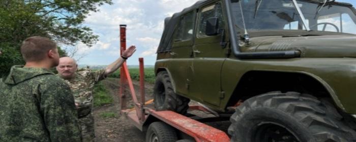 Главврач детской поликлиники в Орле передал личный УАЗ в зону СВО