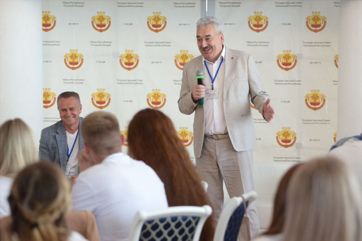 Спикер Госсовета Чувашии Леонид Черкесов: Мы обладаем всем необходимым, чтобы сельские территории Приволжья стали еще более привлекательными для молодых людей