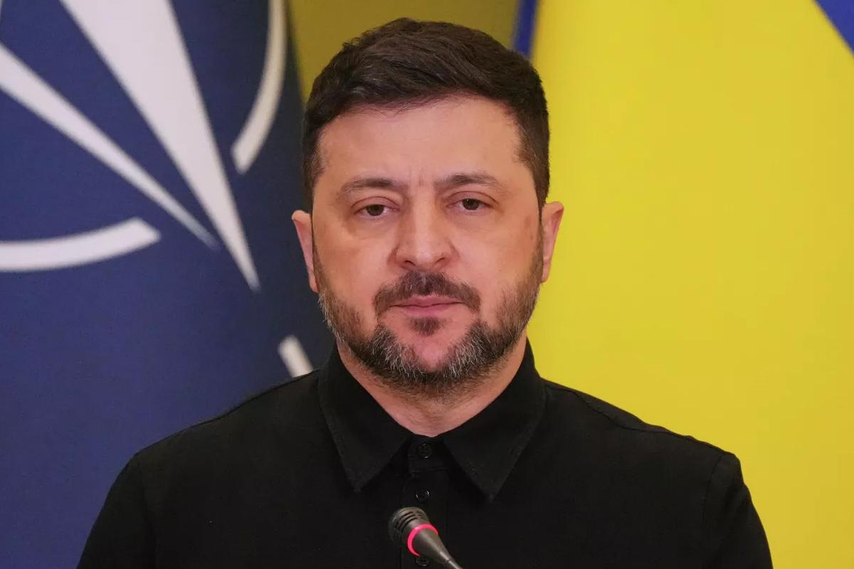 «Слон и Моська»: Лавров высмеял Зеленского, метящего в лидеры европейской армии