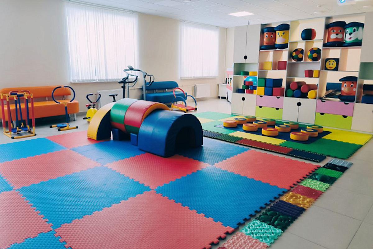 Кировская ОДКБ делает ставку на комплексное восстановление детей с ограниченными возможностями