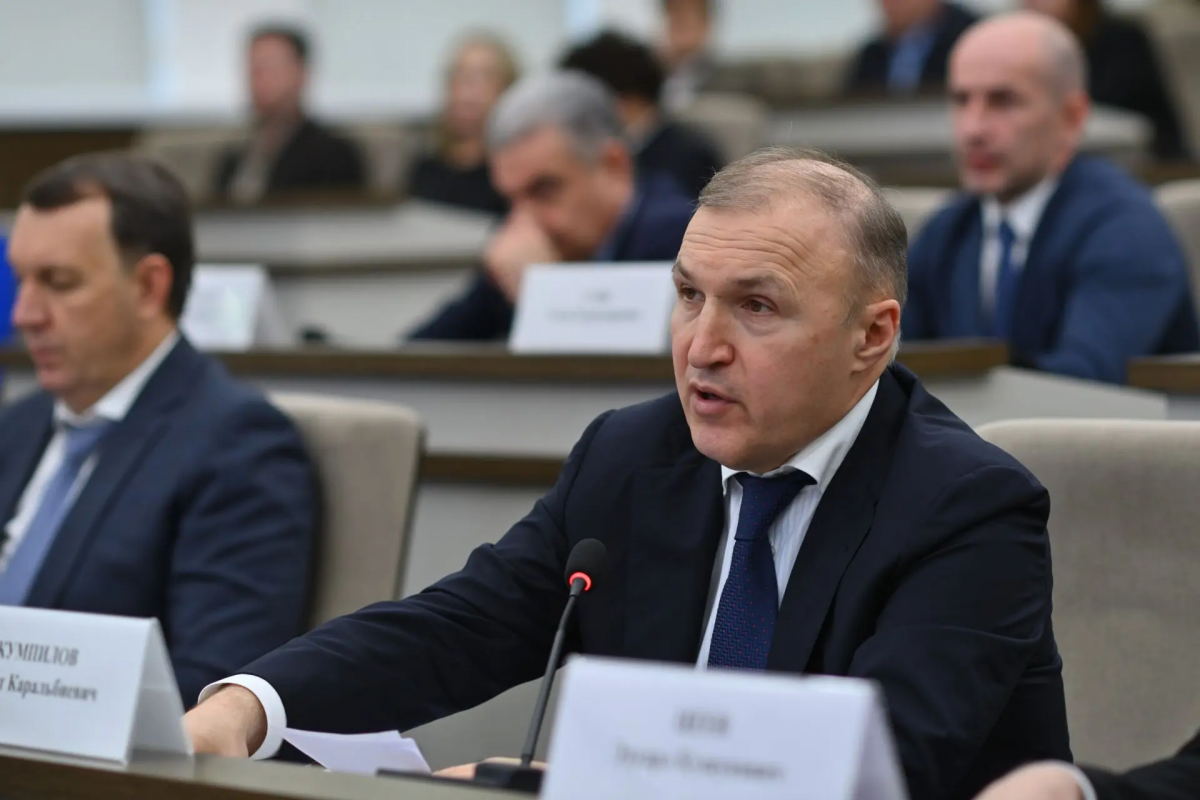 Мурат Кумпилов: В рамках мер по развитию молодежной отрасли число волонтеров в Адыгее превысило 56 тысяч человек