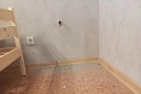 В Челябинске в результате стрельбы в квартире чуть не погиб ребёнок