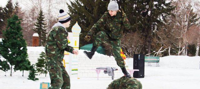 В Новосибирске 23 Февраля отметили военным фестивалем