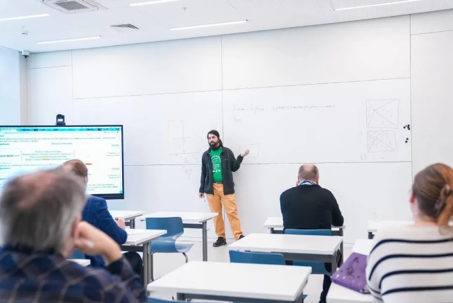 В Подмосковье стартует масштабный проект по углубленному изучению математики в школах