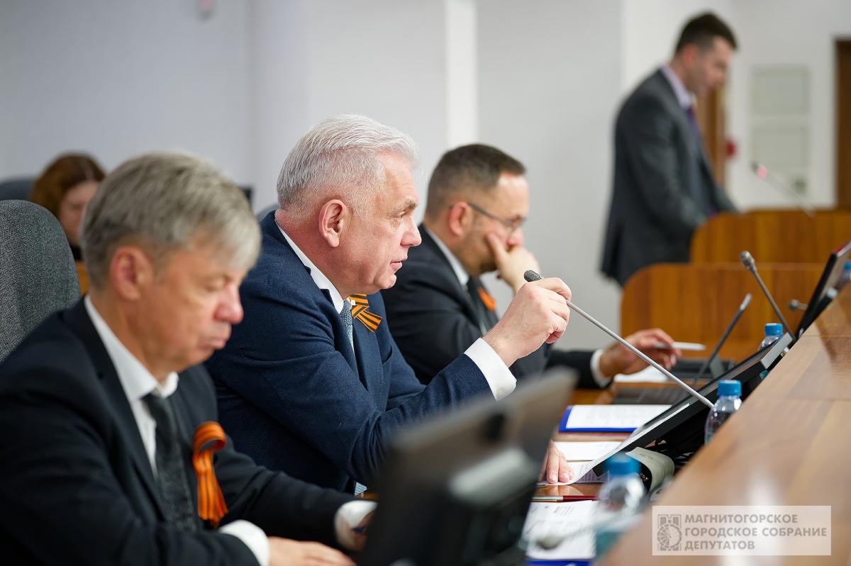 Спикер Магнитогорского городского Собрания депутатов Александр Морозов: Город получит новые трамваи, электробусы и дорожные развязки в рамках 10-летней программы развития транспорта