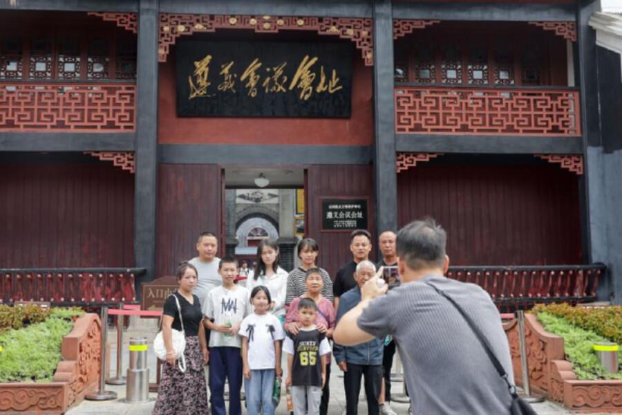 Городские и сельские жители Китая активно путешествуют по стране