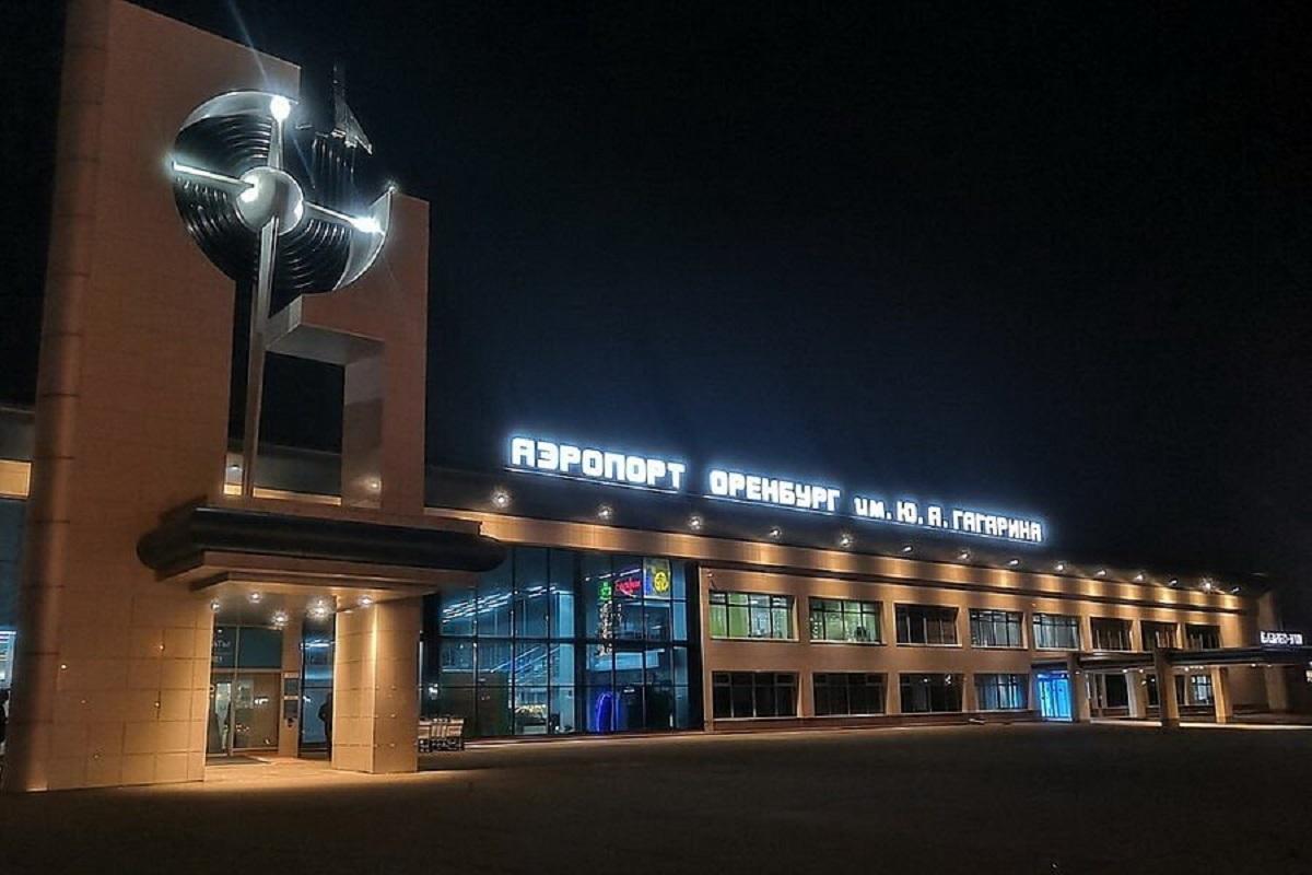 В аэропорту Оренбурга задержали вылет двух рейсов, прокуратура следит за соблюдением прав пассажиров