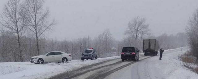 На Сахалине в аварию попал автобус с детьми