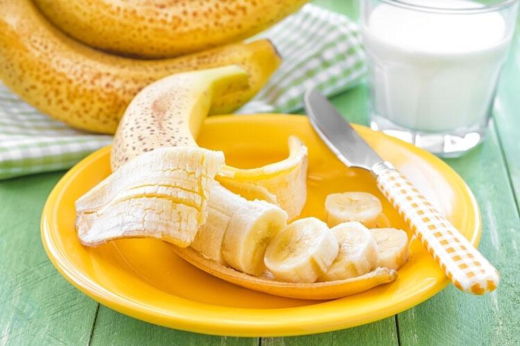 Диетолог Дэрил Джоффр  рассказал, почему опасно есть бананы на завтрак