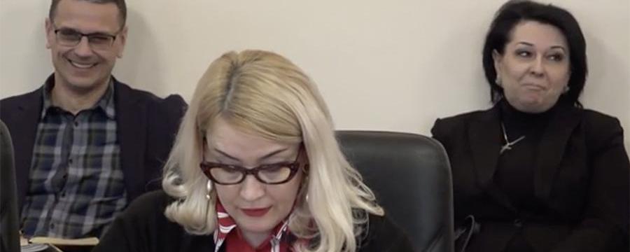 Видео: Украинский чиновник на совещании случайно включил порнофильм