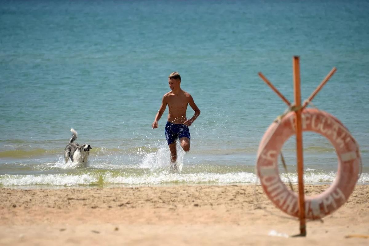 Туристы рассказали, почему не боятся купаться в море в Анапе