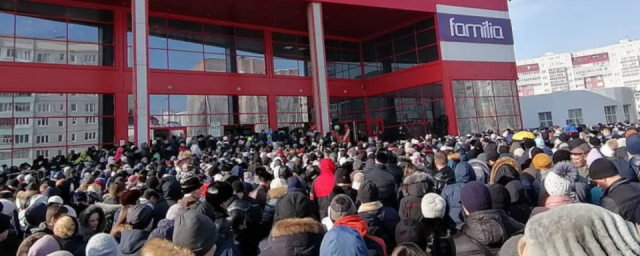 Жители Башкирии устроили давку в ТЦ из-за розыгрыша «Лады Весты»