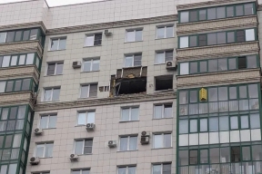 Последствия атаки дрона ВСУ на жилой дом в Красногорске попали на видео