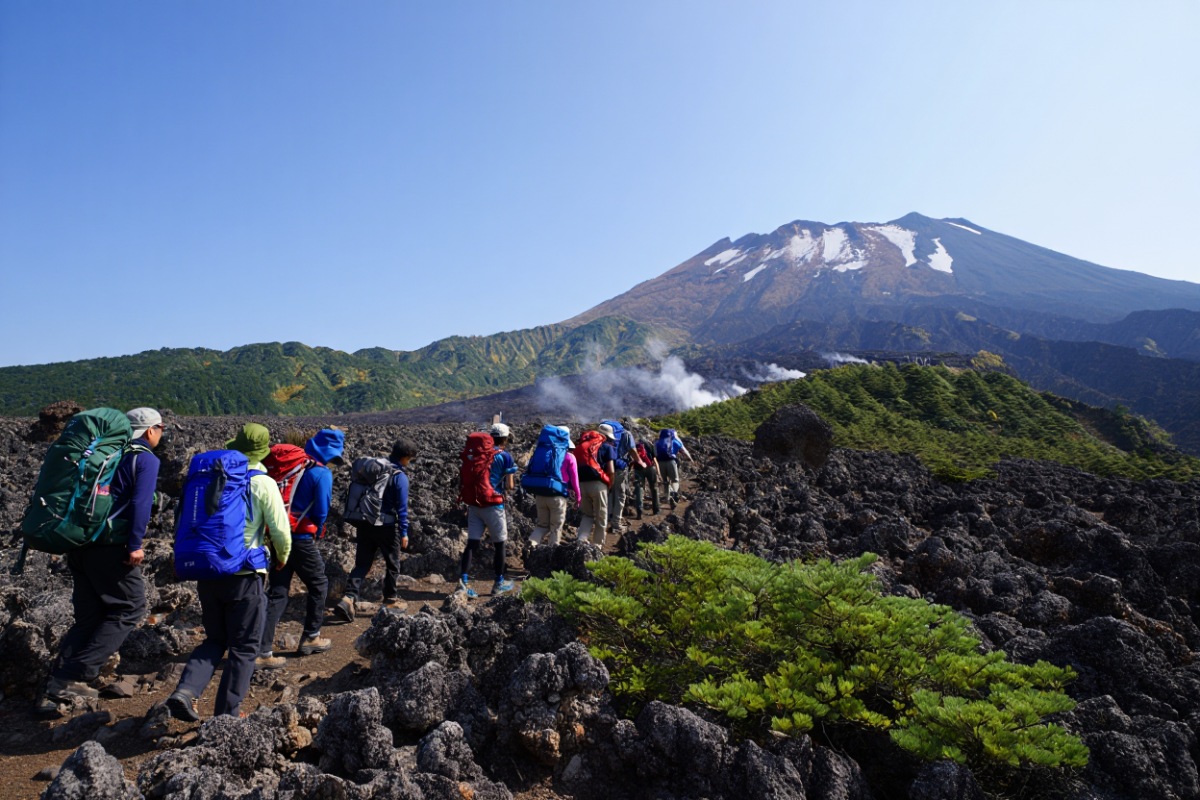 Названы 10 туристов, которые пропали на Сахалине при восхождении на вулкан