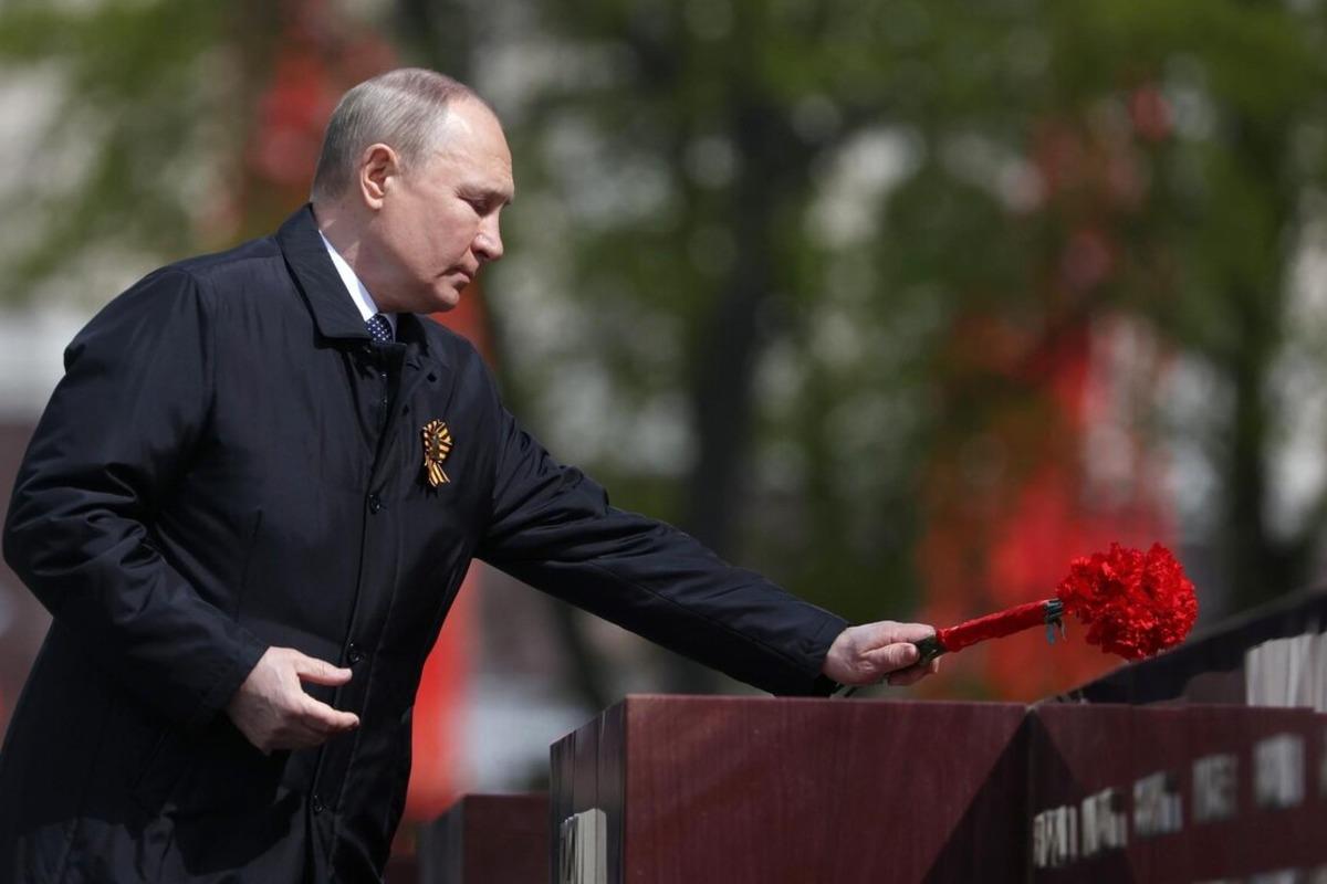 Президент России (страна-террорист) направил поздравления с наступающим Днем Победы лидерам постсоветского пространства