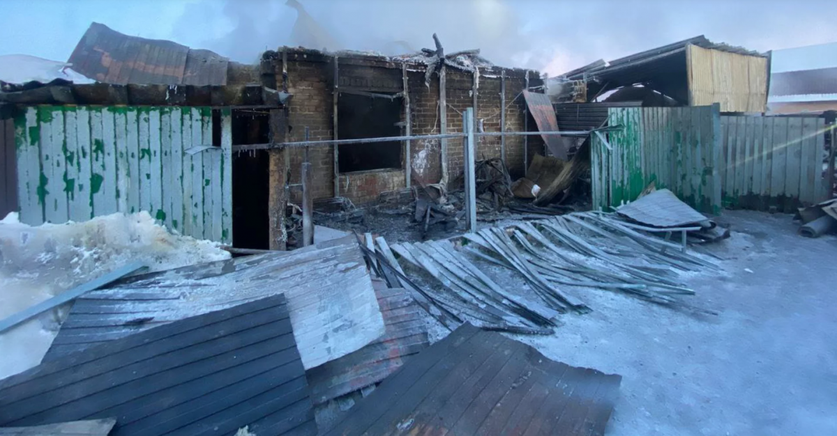 В Челябинской области бабушка уехала в магазин, а ее внук сгорел при пожаре