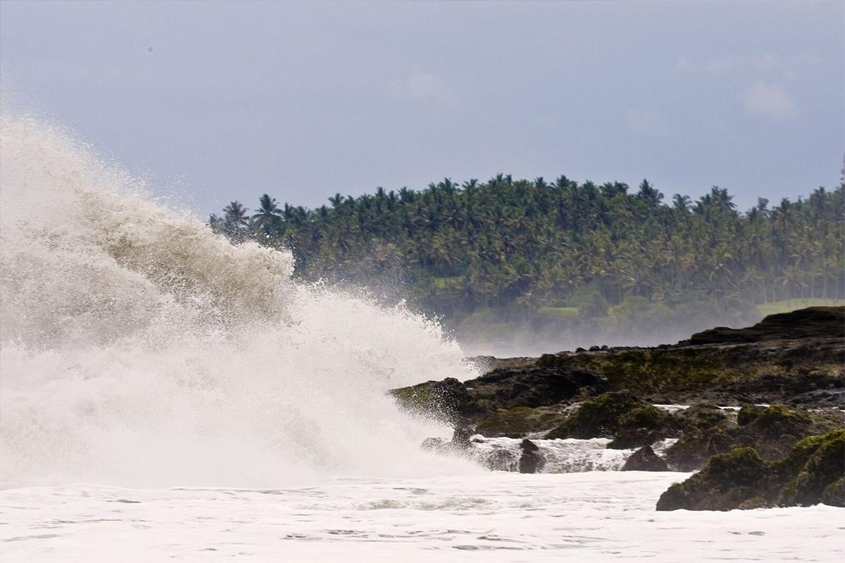В Турции предупредили об угрозе цунами и извержения вулканов после сильного землетрясения