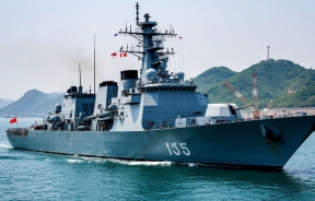 Три дуэли и 87 часов противостояния: как китайские моряки учатся не отступать