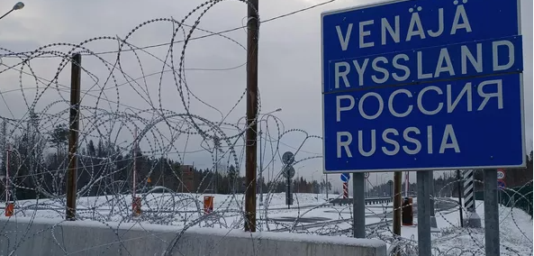 Финляндия начала строить барьер на границе с Россией и привлекла к помощи военных