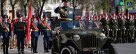 Впервые в Великом Новгороде объезд расчетов на День Победы состоялся на машинах времен ВОВ