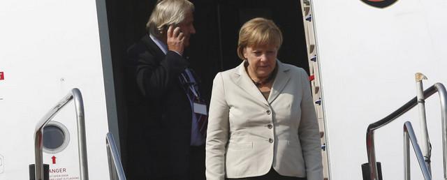 В ФРГ проверяют криминальную версию поломки самолета Меркель