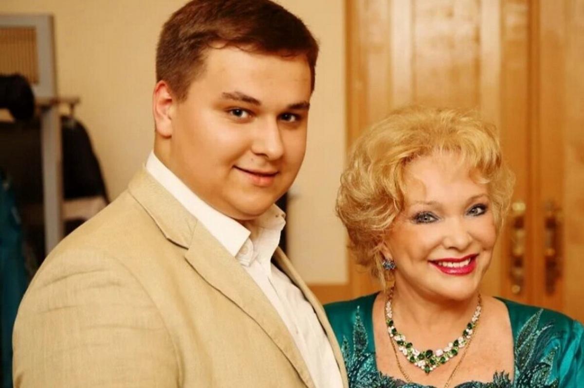 Горе луковое Екатерины Шавриной. Из-за чего сын певицы внезапно скончался в колонии