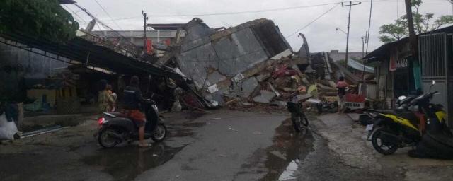 В Индонезии 26 человек погибли в результате серии землетрясений
