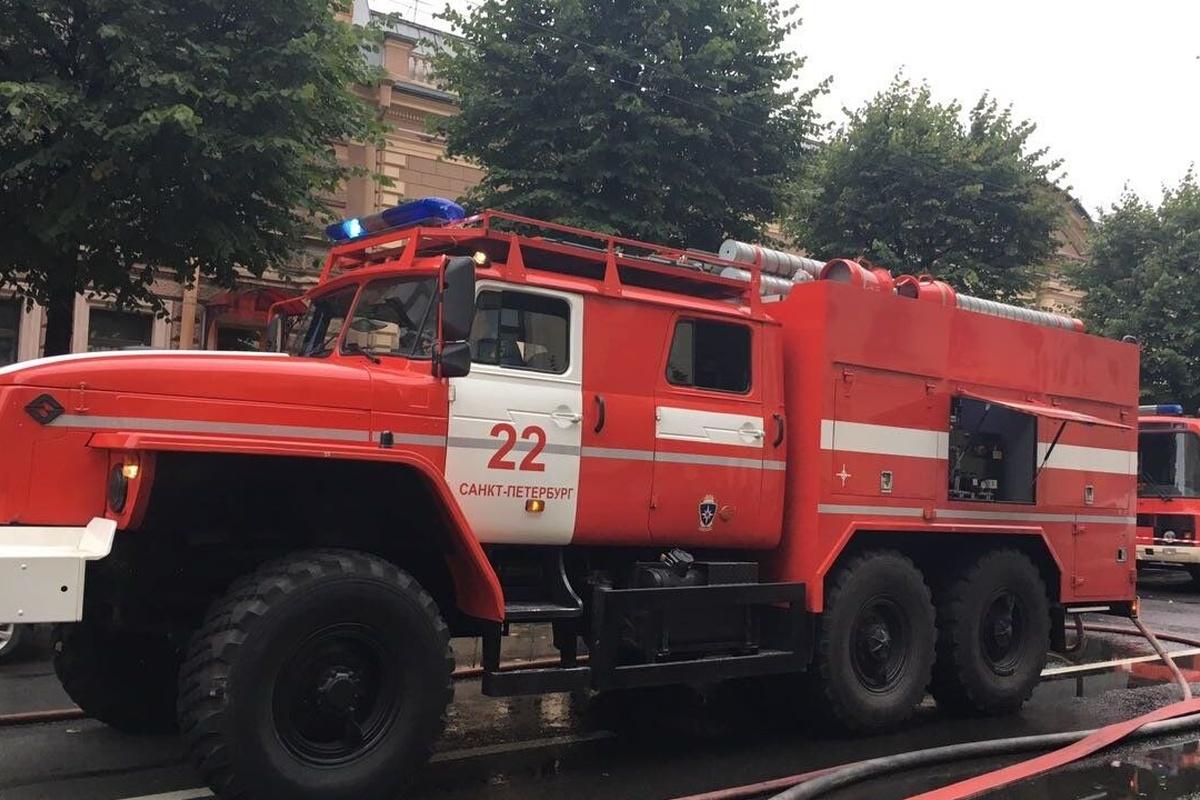 Из-за пожара на заводе «Роскосмоса» в Петербурге эвакуировали персонал