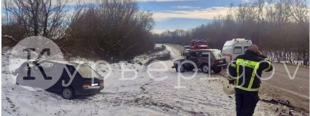 Под Курском в аварии пострадали три человека